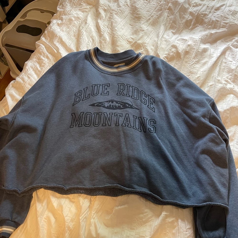 American Eagle cropped sweater. Size XL. Worn once